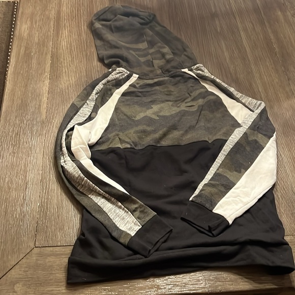 Woman’s PINK hoodie - Picture 3 of 3